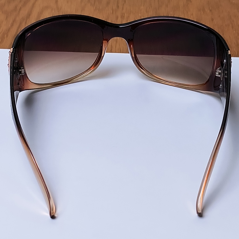 Steve Madden Brown Gradient Sunglasses - Picture 2 of 8